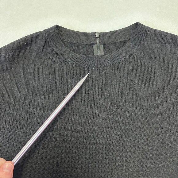 St. John Basics Santana Knit Short Sleeve Top Size S Black Vintage Classic Zip - Picture 4 of 12